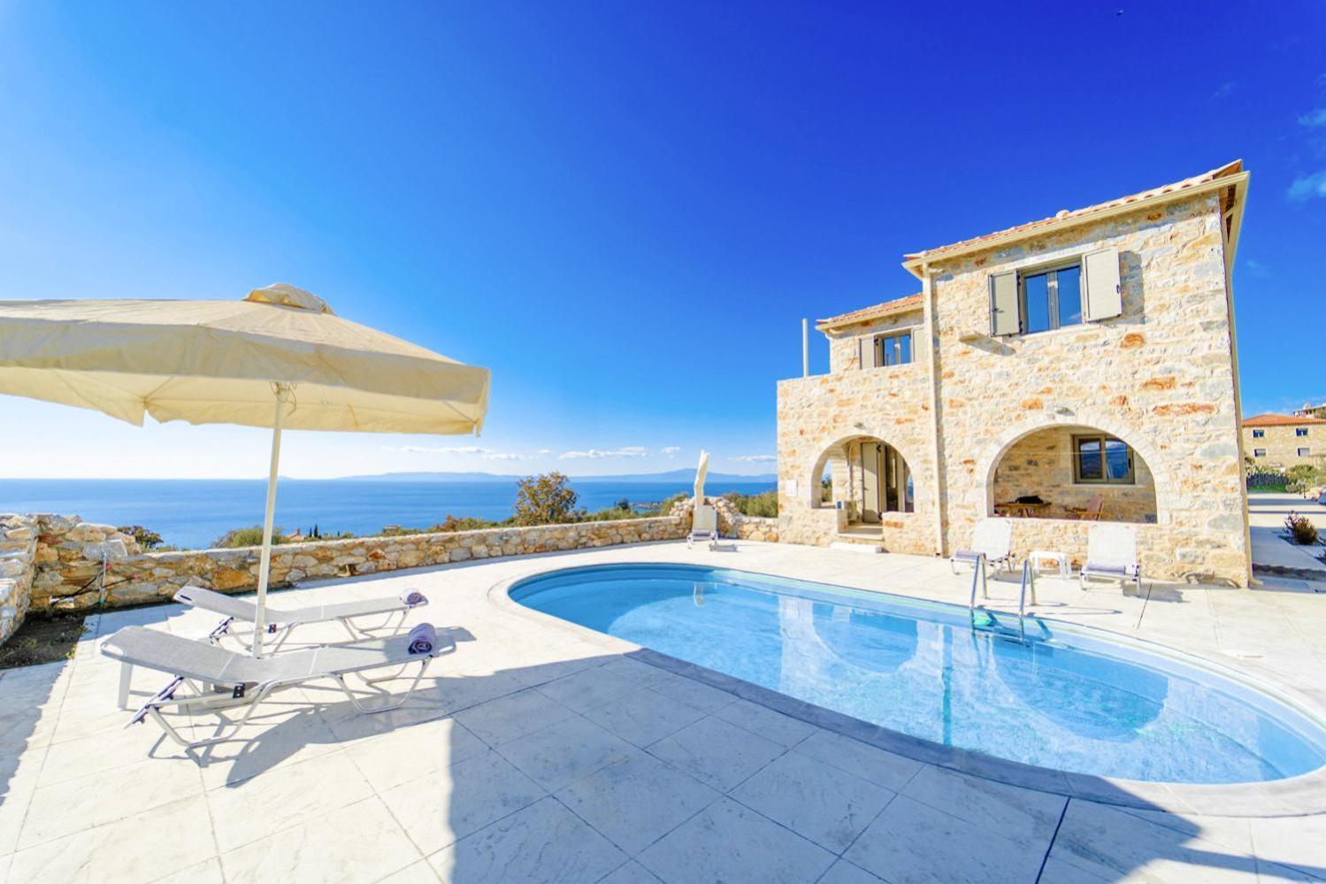 Villa Dioni Ena بيرغوس المظهر الخارجي الصورة