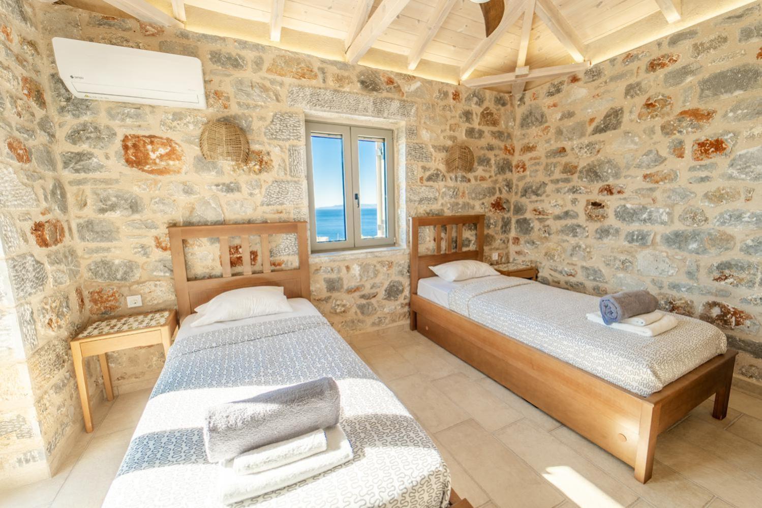 Villa Dioni Ena بيرغوس المظهر الخارجي الصورة